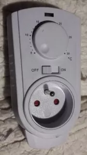 Termostat HADEX TH-926T zásuvkový č.3