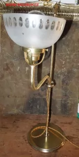 STAROŽITNÁ STOLNÍ MOSAZNÁ LAMPA ELEKTRICKÁ POLOHOVATELNÁ s hvězdou