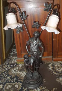 STARÁ FIGURÁLNÍ LAMPA