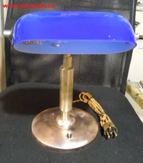STAROŽITNÁ STOLNÍ LAMPA ELEKTRICKÁ BANKÉŘKA