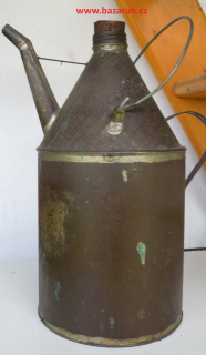 Stará plechová nádoba na petrolej, 33x17 cm