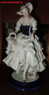 SOCHA ROYAL DUX DÁMA S KLOBOUKEM