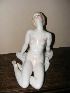 SOCHA ŽENA AKT