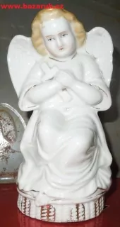 SOCHA SVATÁ PORCELÁN ANDĚL 16,5 CM