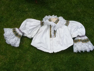 KROJ RUKÁVCE DÁMSKÉ NIVNICKÉ UHERSKO BRODSKO